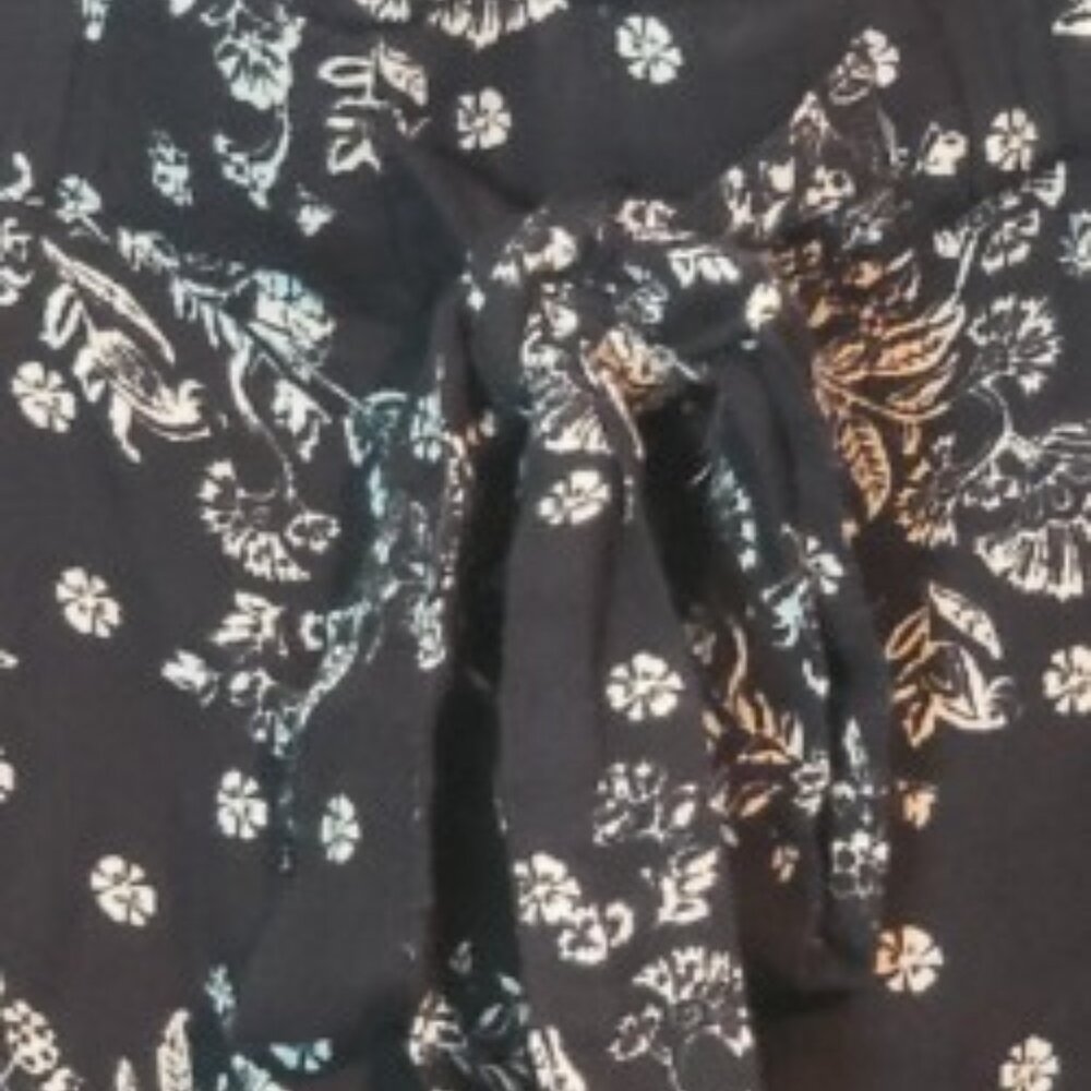 SO High Rise Tapered Pull-On Pants Size 2X Black Floral Lightweight - Picture 3 of 5